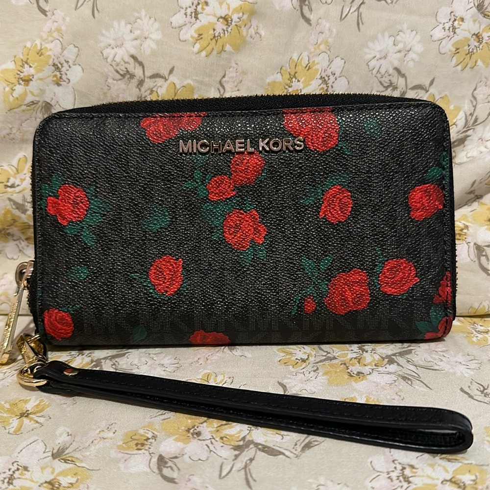 Michael Kors Jet Set Smartphone Wristlet
